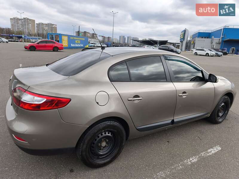 Седан Renault Fluence 2011 в Киеве