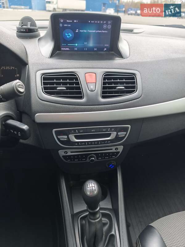 Седан Renault Fluence 2011 в Киеве