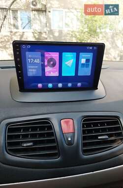 Седан Renault Fluence 2011 в 