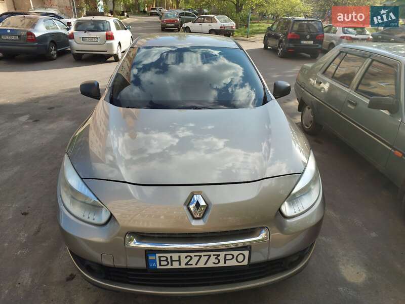 Седан Renault Fluence 2011 в Южноукраинске