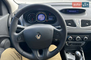 Седан Renault Fluence 2013 в 