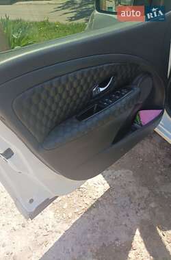 Седан Renault Fluence 2015 в 