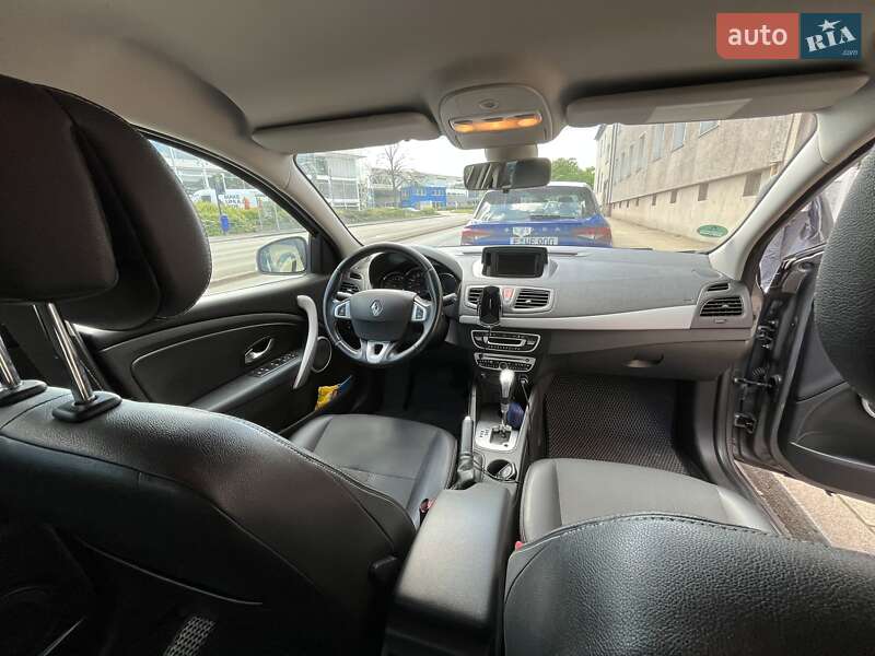 Седан Renault Fluence 2010 в Киеве