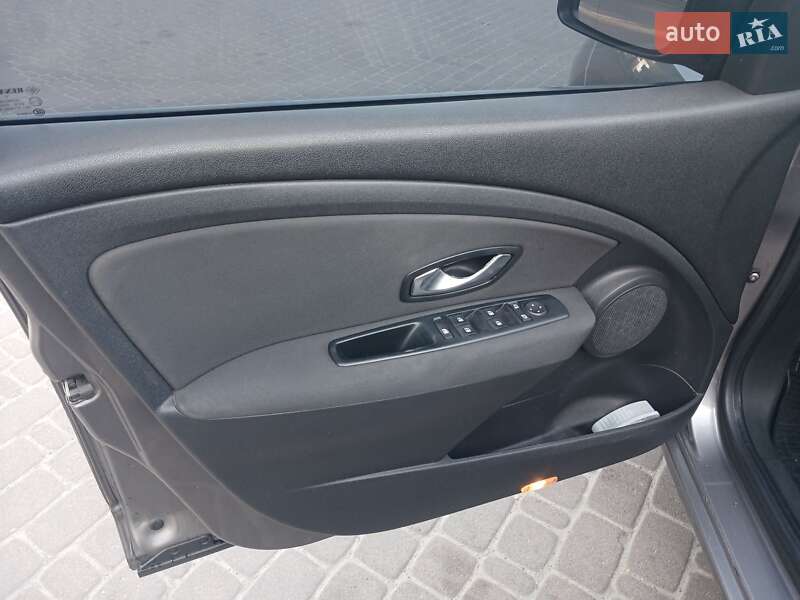 Седан Renault Fluence 2011 в Киеве