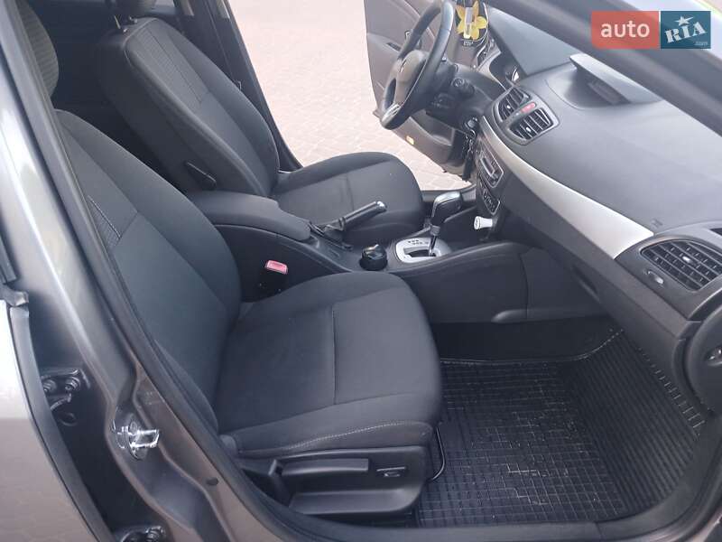Седан Renault Fluence 2011 в Киеве