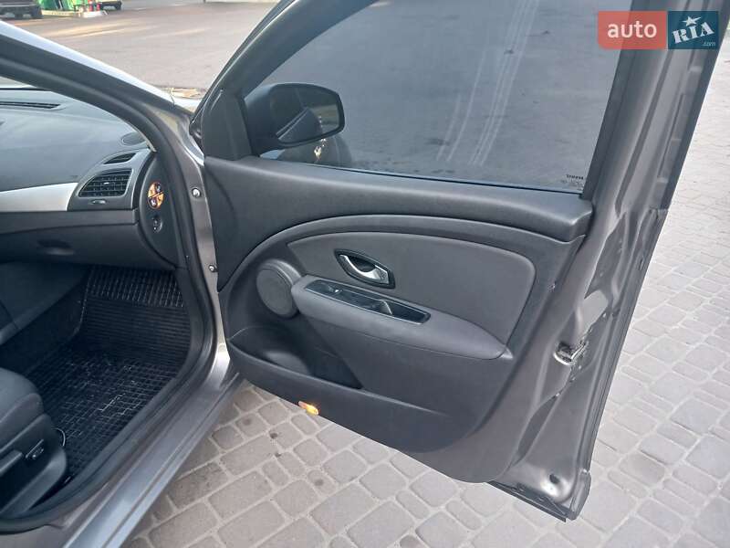 Седан Renault Fluence 2011 в Киеве