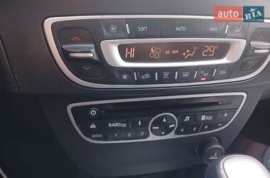 Седан Renault Fluence 2011 в 