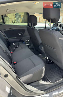 Седан Renault Fluence 2012 в 