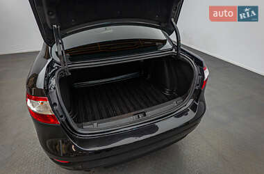 Седан Renault Fluence 2011 в 