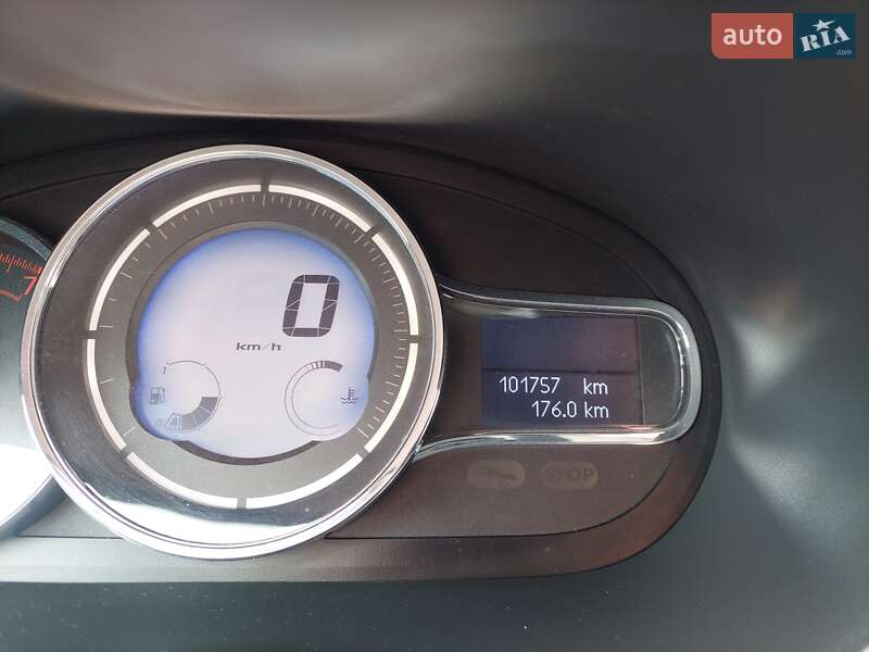 Седан Renault Fluence 2015 в Чернигове