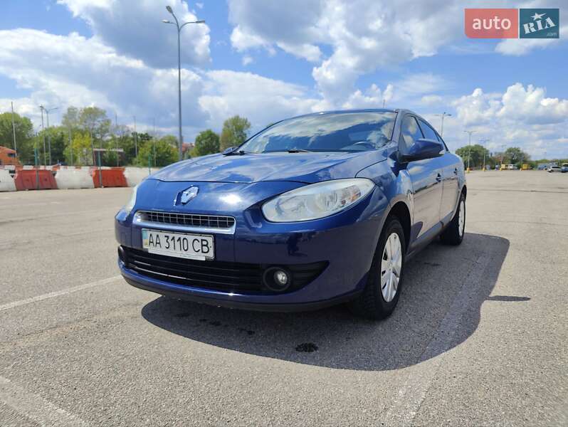 Седан Renault Fluence 2011 в 