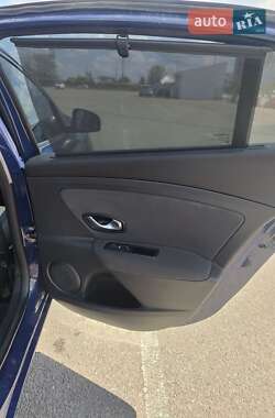 Седан Renault Fluence 2011 в 