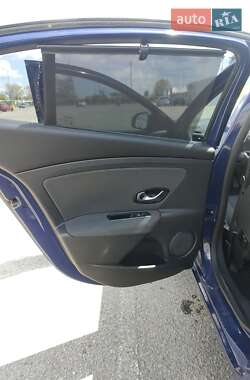 Седан Renault Fluence 2011 в 