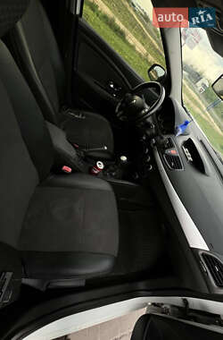 Седан Renault Fluence 2012 в 