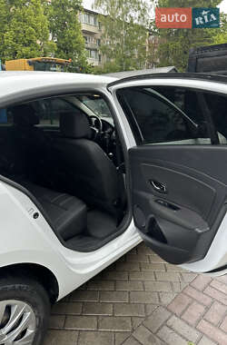 Седан Renault Fluence 2016 в 