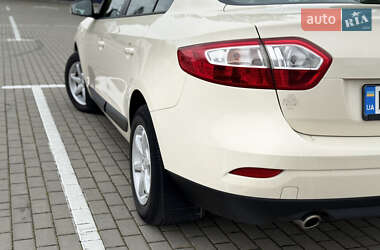 Седан Renault Fluence 2013 в 