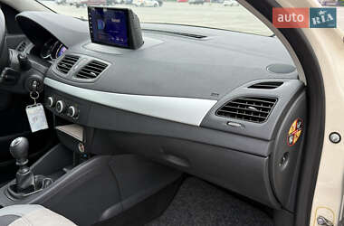 Седан Renault Fluence 2013 в 