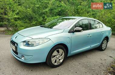 Седан Renault Fluence 2011 в 