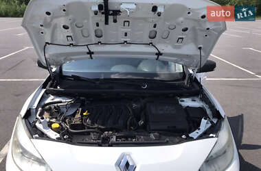 Седан Renault Fluence 2010 в 