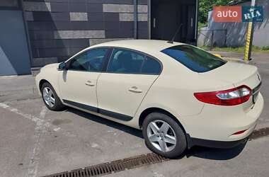 Седан Renault Fluence 2015 в 