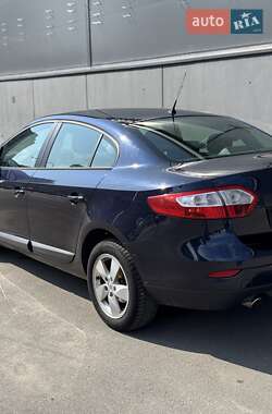 Седан Renault Fluence 2012 в 