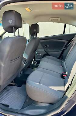 Седан Renault Fluence 2012 в 
