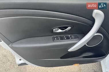 Седан Renault Fluence 2011 в 