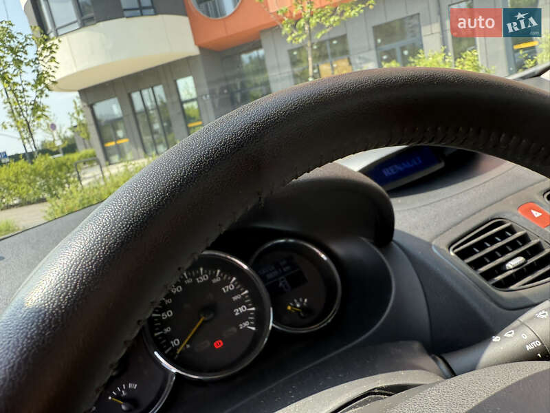 Седан Renault Fluence 2011 в Киеве