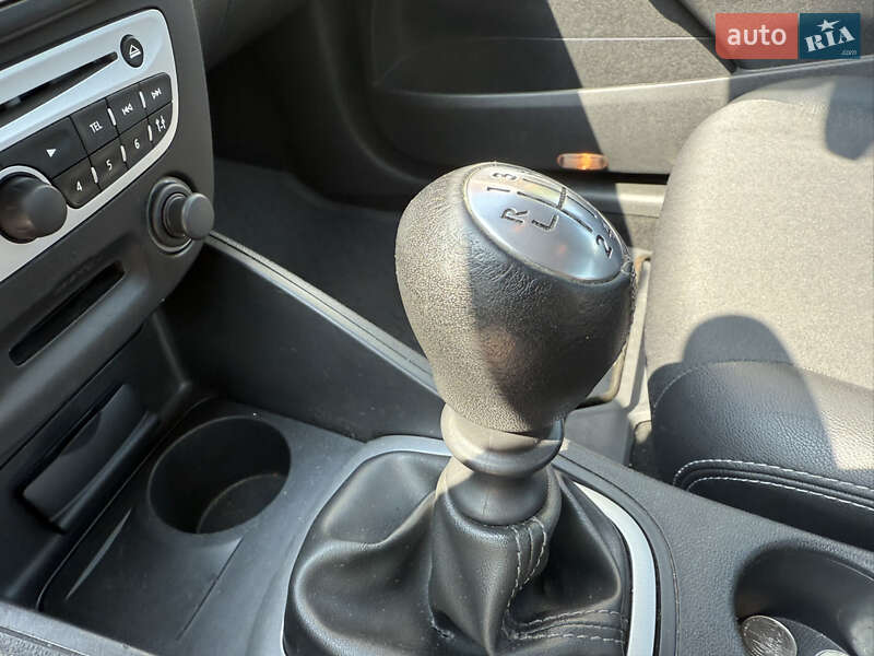 Седан Renault Fluence 2011 в Киеве