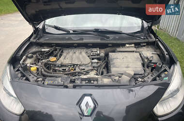Седан Renault Fluence 2011 в 