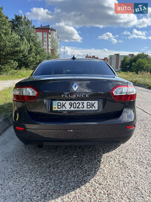 Седан Renault Fluence 2014 в Вараше