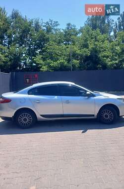 Седан Renault Fluence 2011 в 