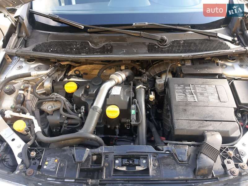Седан Renault Fluence 2011 в Чернигове