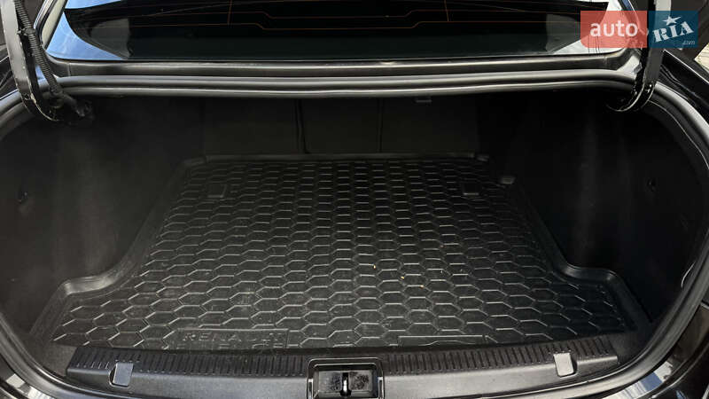 Седан Renault Fluence 2011 в Ивано-Франковске