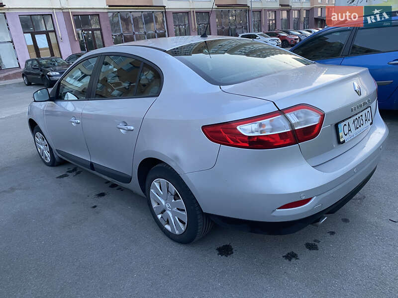 Седан Renault Fluence 2010 в Киеве