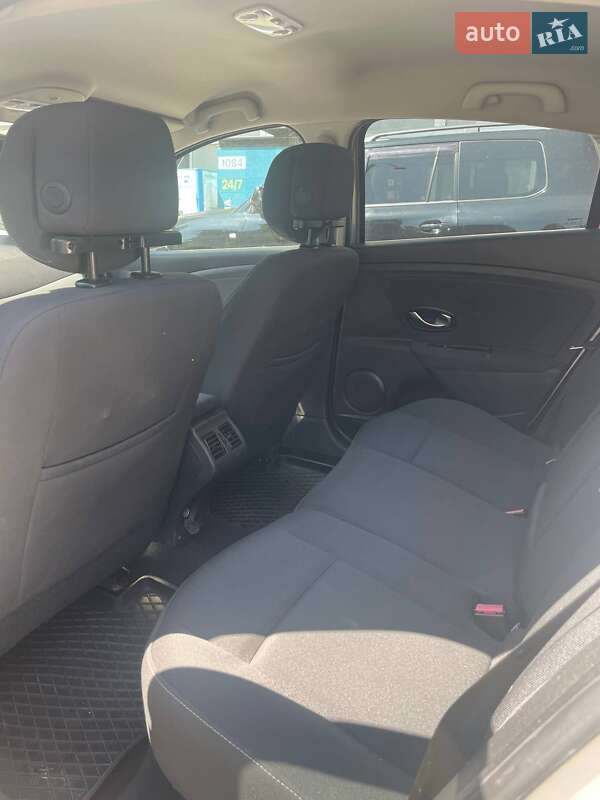 Седан Renault Fluence 2011 в Ивано-Франковске фото 24 Седан Renault Fluence 2011 в Ивано-Франковске