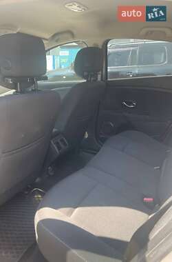 Седан Renault Fluence 2011 в 