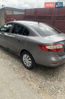 Седан Renault Fluence 2011 в 