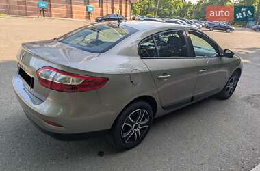 Седан Renault Fluence 2015 в 