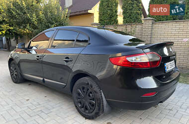 Седан Renault Fluence 2010 в 