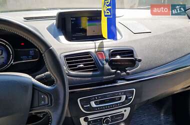 Седан Renault Fluence 2015 в 