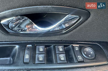 Седан Renault Fluence 2012 в 