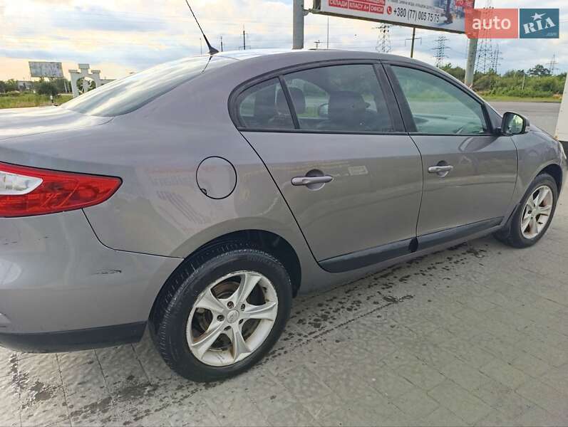 Седан Renault Fluence 2013 в Львові