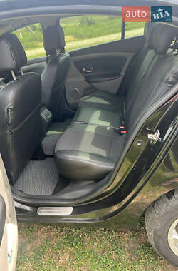 Седан Renault Fluence 2012 в 