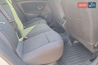 Седан Renault Fluence 2012 в 