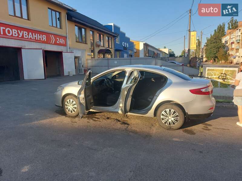 Седан Renault Fluence 2010 в Чернигове