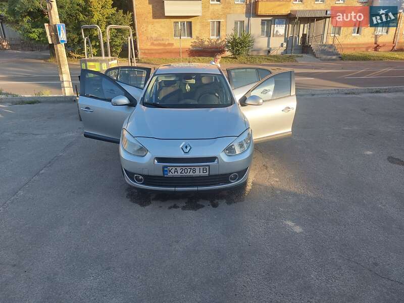 Седан Renault Fluence 2010 в Чернигове