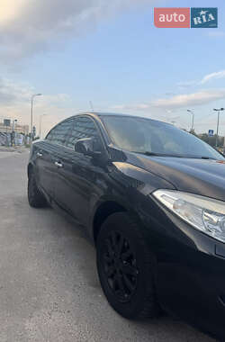 Седан Renault Fluence 2012 в 