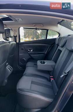 Седан Renault Fluence 2011 в 