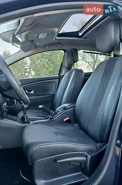 Седан Renault Fluence 2011 в 